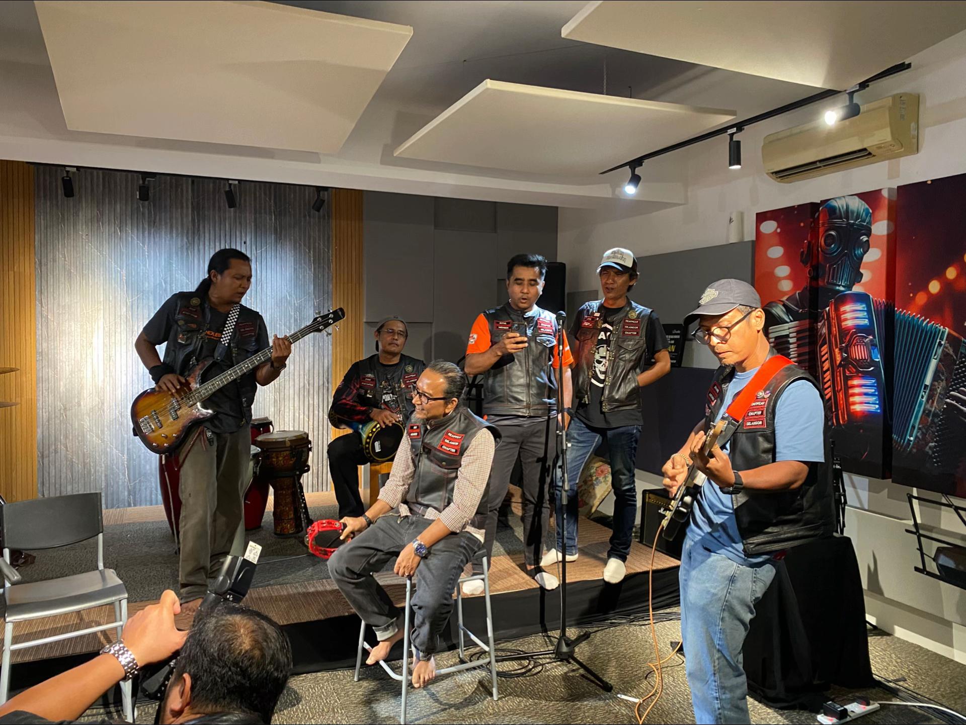 Jam session at Ku Studio